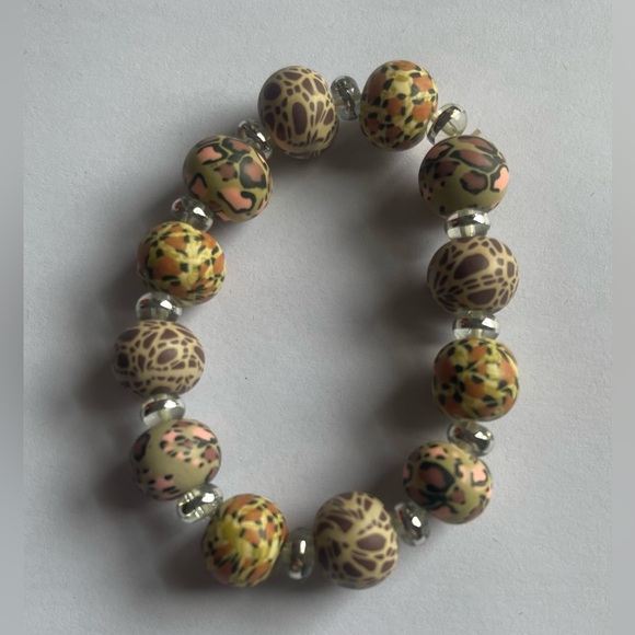 Spotted Beads Stretch Bracelet - Picture 2 of 5